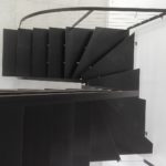Escalier design acier, garde-corps design en acier, garde-corps cables inox, main courante cintré, Nantes, steel contemporain