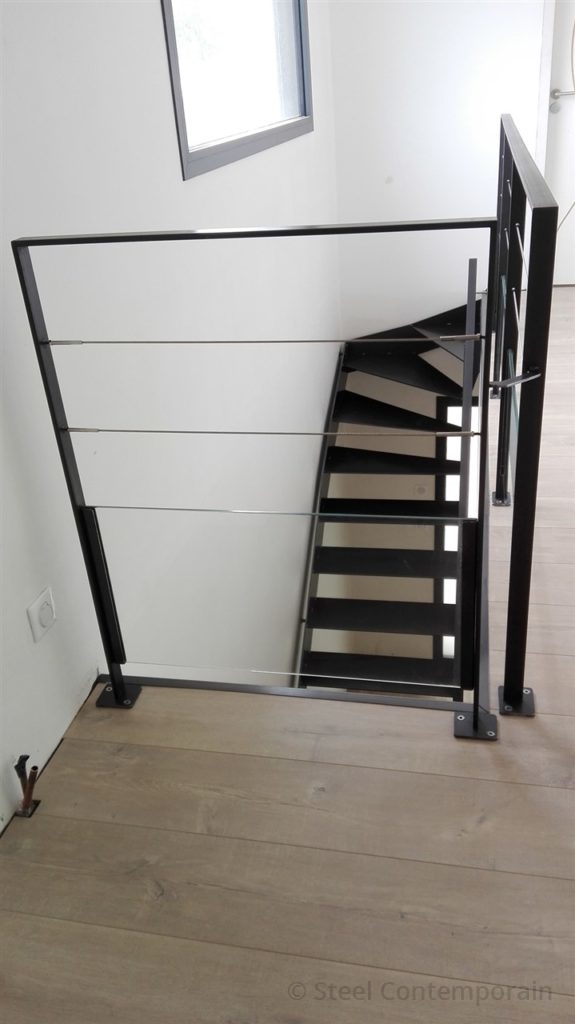 Escalier acier et garde-corps inox