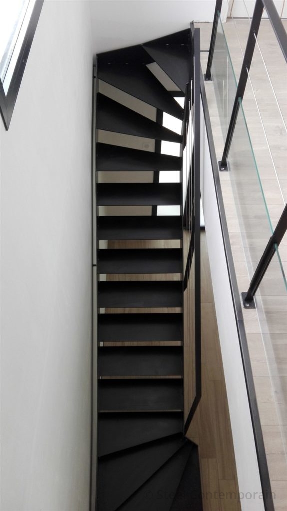 Escalier acier et garde-corps inox