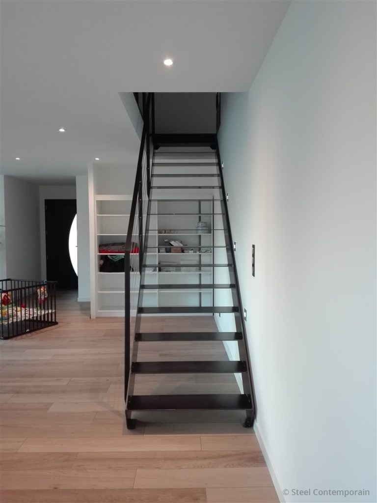 Escalier droit métallique design, Loire-Atlantique